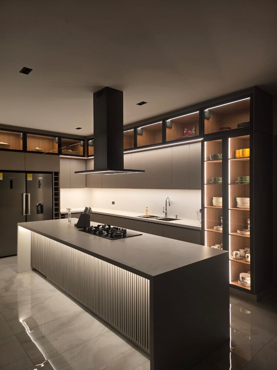Diseño y fabricación de cocina integral premium a medida en Valledupar por Möbel